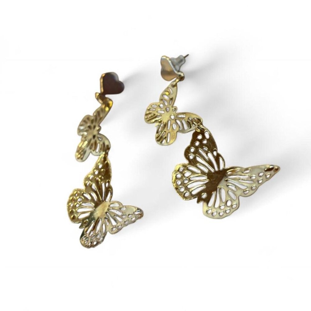 Gold butterfly filigree tiered dangle‎ earrings with heart detail pierced